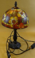 Los  <br>kl. Tischlampe im Tiffany Stil, Gebrauchsspuren, H-36 cm