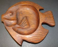 Los  <br>Holz-Schale "Fisch" beschnitzt, 21x21 cm