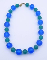 Los  <br>blau/grüne Glaskette, Kugelförmig, L. 47cm