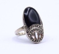 Auktion 335 / Los 1017 <br>Markasiten / Onyx Ring, Silber 0.925, drei fehlende Steine, 5,9g., RG 57