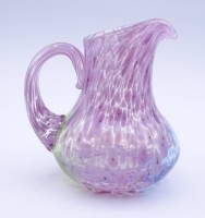 Los  <br>kl. Glas Krug / Karaffe , 3-farbig, H. 7,0cm