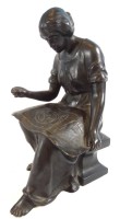 Auktion 344 / Los 15108 <br>Bronze-Skulptur "stickende Frau", geschwärzt, H-19 cm, T-12 cm