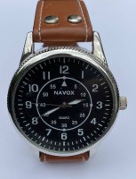 Los  <br> Armbanduhr, Quartz "Navox" neuwertig, nur rückseitig Kratzer