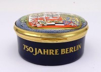 Auktion  / Los  <br>Emaille Dose 750 Jahre Berlin Limited Edition , 25 / 250 Ø6,3 cm