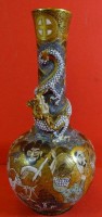 Auktion 344 / Los 15596 <br>China-Vase mit plastischen Drachen,  chines.  gemarkt, H-17 cm