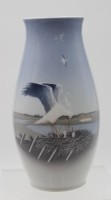 Auktion 346 / Los 8024 <br>Vase, Bing &amp; Gröndahl, Storchennest, Unterglasur, H-21,2cm.