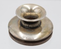 Auktion 346 / Los 11031 <br>kl. Leuchter, Dänemärk 1953, Silver &amp; Co, gefüllter Stand, H-2,5cm, 32gr.