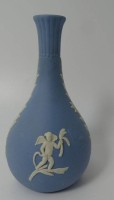 Auktion 352 / Los 9014 <br>kl. Vase "Wedgwood", blau/weiss, H-12 cm