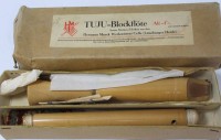 Auktion 346<br>Tuju Blockflöte von Moeck, orig. Karton mit Garantieschein von 1957