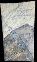 Auktion 346 / Los 9058 <br>Cathy FLECKSTEIN (1955) grosse Keramikplatte "Küste" betitelt, 64x34 cm