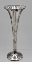 Auktion 347 / Los 11002 <br>hohe Vase, 800er Silber, älter, gefüllter Stand, zus. 258,2gr., H-24,5 cm, guter Zustand