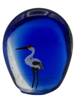 Auktion 347 / Los 10027 <br>Paperweight mit Storch, H-10 cm, B-8 cm