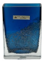 Auktion 347 / Los 10036 <br>rechteckige Kunstglasvase "Ingrid-Glas", blau/klar, H-14 cm, B-10 cm