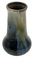 Auktion 347 / Los 9013 <br>Vase mit Laufrglasur, H-16 cm