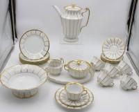 Auktion 347 / Los 8032 <br>Kaffeeservice, Royal Copenhagen, Palace, Kaffeekern, kl. Tablett, Fussschale, 6x kompl. Gedecke, Kanne H-23cm Tasse H-6cm