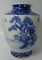 Auktion 347 / Los 15523 <br>China Vase mit Blaumnalerei, 20.Jhd., H-22 cm