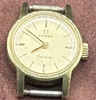 Auktion 347 / Los 2025 <br>kl.  vintage DAU "Omega Geneve" Handaufzug, Werk läuft, D-mit Krone 2 cm, guter Zustand