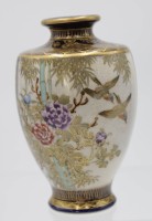 Auktion 347 / Los 15542 <br>kl. Satsuma Vase, wohl Japan, ca. H-12cm.