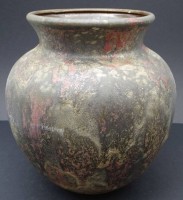 Auktion 348 / Los 9023 <br>Kunstkeramik-Vase, H-22 cm, D-18 cm