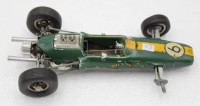 Auktion 348 / Los 12016 <br>Lotus Formel 1, Schuco, Nr. 1071, 1 Rad sowie Fahrerfigur fehlen, L-22cm