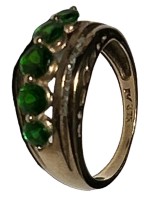 Auktion 348 / Los 1045 <br>Goldring-375- mit 5 grünen Steinen, RG 57, 3,8 gr