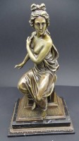 Auktion 348 / Los 15016 <br>anonyme Bronze auf Marmorplatte, sitzende Frau, H-38 cm, 23x15 cm