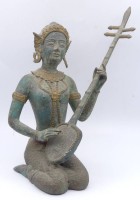 Auktion 348 / Los 15515 <br>Bronze Musikerin mit Sitar Thailand, H-26,5 cm