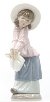 Auktion 348 / Los 8253 <br>Mädchenfigur, NAO by Lladro, Spain, ca. H-23cm