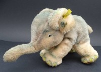 Auktion 356 / Los 12004 <br>Steiff Elefant, H-16 cm, L-28 cm, K+F