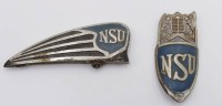 Auktion 349 / Los 15022 <br>2x NSU-Embleme, älter, ca. L-9cm