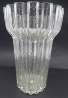 Auktion 349 / Los 10032 <br>hohe Vase in der Art von Tapio Wirkkala, Littala, Finland, Rand ein minim. Chip, H-29,5 cm, D-18 cm