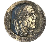 Auktion 349<br>gr. Medaille "Mutter Teresa, Friedensnobelpreis 1979, versilbert, D-5 cm