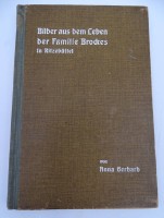 Auktion 349 / Los 3026 <br>2 Büchlein über Cuxhaven "Das Amt Ritzebüttel" 1880 und "Familie Brockes" 1907, beide Gebrauchspuren