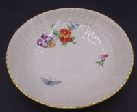 Auktion 349 / Los 8104 <br>kl. Schälchen "KPM" Berlin Blumen und insektenmalerei, D-11,5 cm