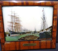 Auktion 349 / Los 5021 <br>Ansichtengrafik"Hambrger Hafen", gewölbtes Glas, Holzrahmen, 17,5x20,5 cm, Folie etwas gewellt