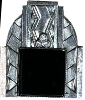 Auktion 350 / Los 1001 <br>Art Deco Silberbrosche, Onyx-Platte und 3 klare Steine, 3,7x3 cm, 13,8 gr