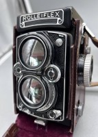 Auktion 350 / Los 16032 <br>ROLLEIFLEX 3,5 mit Schneider-Kreuznach Xenar 1:3,5/75 Objektiv,in orig. Tasche, anbei Rest-Karton ohne Deckel, sehr guter Zustand, anbei Schweizer Verzollungspapiere