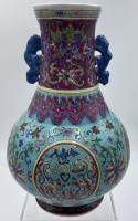 Auktion 350 / Los 15503 <br>China-Vase mit floraler Bemalung, H-30 cm, D-ca. 21 cm