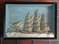 Auktion 350 / Los 16057 <br>Halbmodell eines Segelschiffes in Wandvitrine, 43x62x11,5 cm,