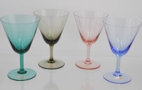 Auktion 350 / Los 10044 <br>4x Buntglas-Süssweingläser, Friedrich, 50/60er Jahre, ca. H-12,2cm