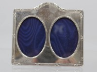 Auktion 350 / Los 11046 <br>Tischbilderrahmen, Sterling, England, Kreuzband, 10,3 x 11,3cm