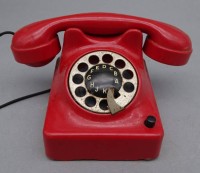 Auktion 350 / Los 12021 <br>Kindertelefon "Gebra" mit Aufziehwerk, Kunststoff/Metallplatte, 10x8,5 cm