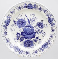 Auktion 350 / Los 9067 <br>Wandteller, Delft, florale Bemalung, D-26,5cm