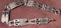 Auktion 350 / Los 1363 <br>Silber-Armband, L-19 cm, div. Punzen, ein Glied eine Seite ausgehakt, 12,4 gr.