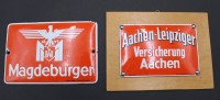 Auktion 351 / Los 15007 <br>2x kl. Emailleschilder, Magdeburger u. Achen-Leipziger Versicherung, Boos &amp; Hahn, 1x auf Holz, je ca. 12 x 18cm u. 10 x 15cm