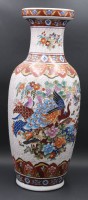 Auktion 351 / Los 15520 <br>Bodenvase, asiat. Dekor, ungemarkt, ca. H-60,5cm