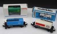 Auktion 351 / Los 12018 <br>4x diverse Tankwagen von Märklin 2x in Ovp  - Aral, Esso, BP sowie Shell