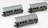 Auktion 351 / Los 12019 <br>3 x Personenwagen der 327 Serie von Märklin Spur H0 aus Blech .