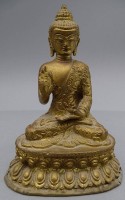 Auktion 351 / Los 15530 <br>thronender Buddha, feuervergoldete Bronze, Thailand, H-13,5 cm