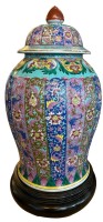 Auktion 351 / Los 15536 <br>gr. China-Vase auf Holzstand, H-65 cm, um 1800?, Rand mit Abplatzer, quer gerissen, geklebt, familie rose, Yongzheng